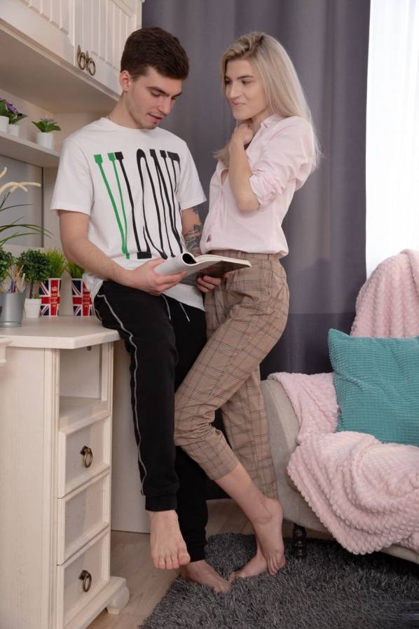 Monroe Fox swallows hot cum after hard fucking