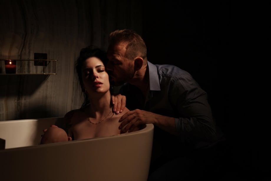 Fucked in the dark, tattooed slut Anna de Ville