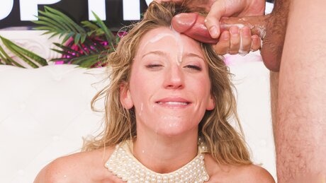 Crowned Addison Vodka strips her lingerie for solo fuck