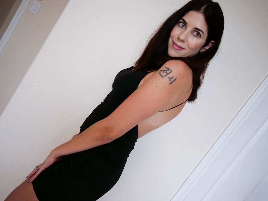 Black Dress Slut Anna Cummings Fucks First Time