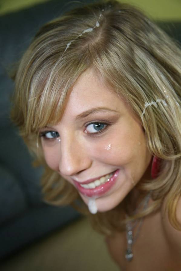 Chastity Lynn, blue eyed, spreads her cute ass then sucks