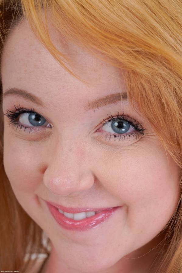 Ginger Nikole Nash shows her wet pussy and round ass