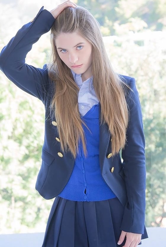 Naughty in uniform makes the grade on her knees