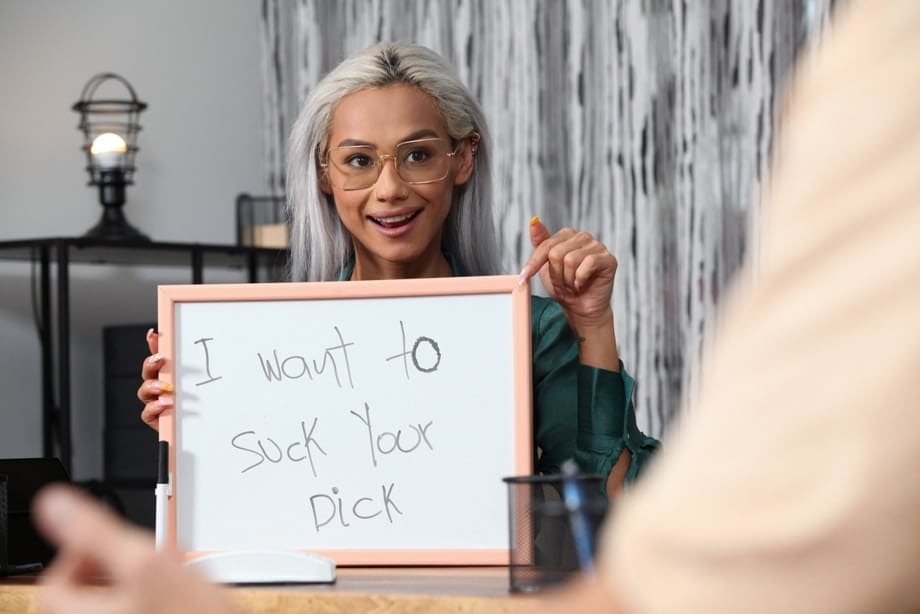 Boss gets his cock sucked by blonde Veronica Leal