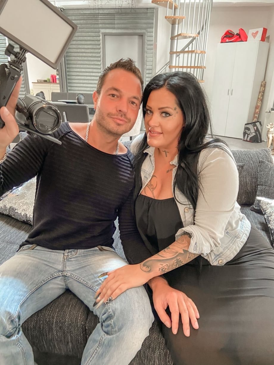 Ashley Cumstar big tits MILF pussy licked fucked