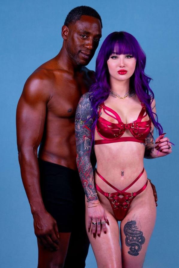 Kali Roses & Valerica Steele: Solo & Interracial Fuck