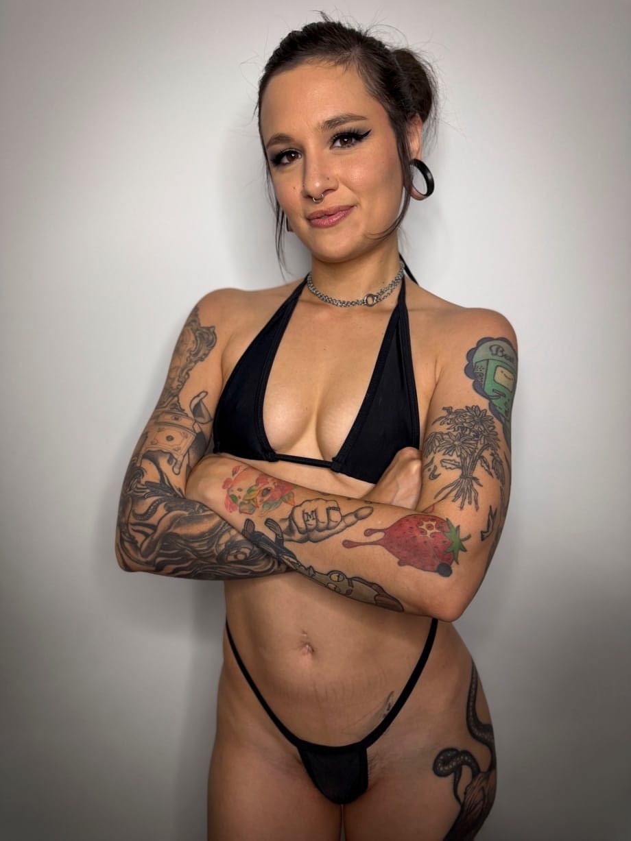 Naked ring wrestling with Luna Lovely in her bikini