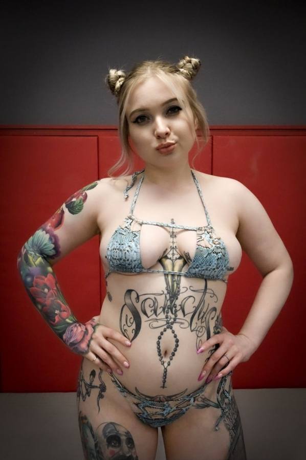 Inked Kaiia Eve pins a giant dude, then takes a deep fuck