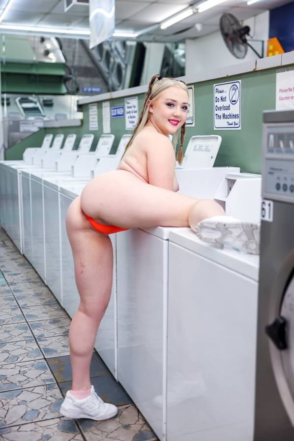 Laundromat threesome with busty blondes Eva Nyx and