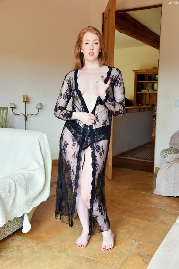 Fucks her trimmed pussy, pale redhead spreads long legs