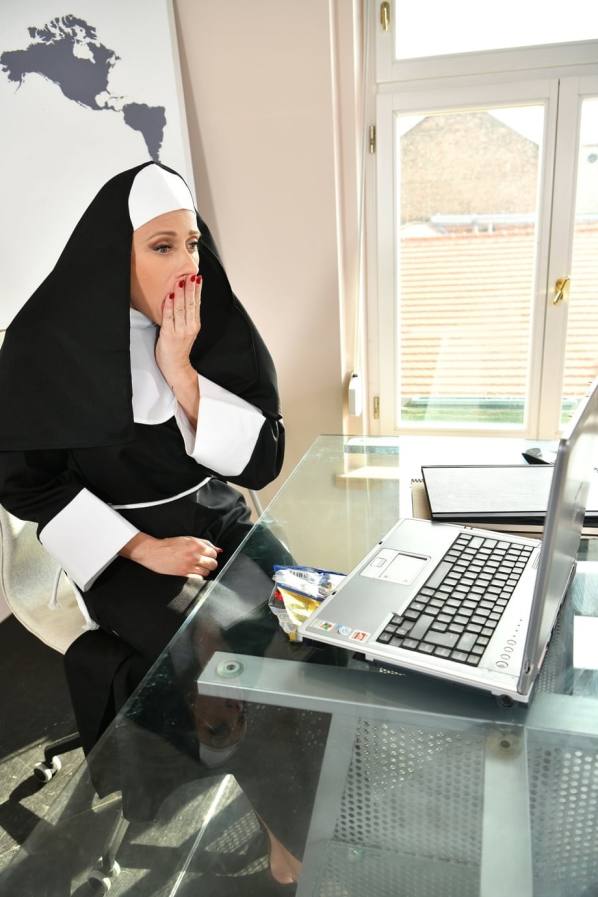 Brittany Bardot, nun, fucked in DP threesome