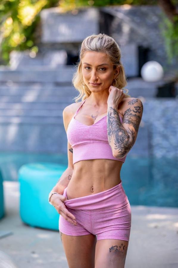 Kathryn Mae's tattooed pussy eaten, then fucked on ball