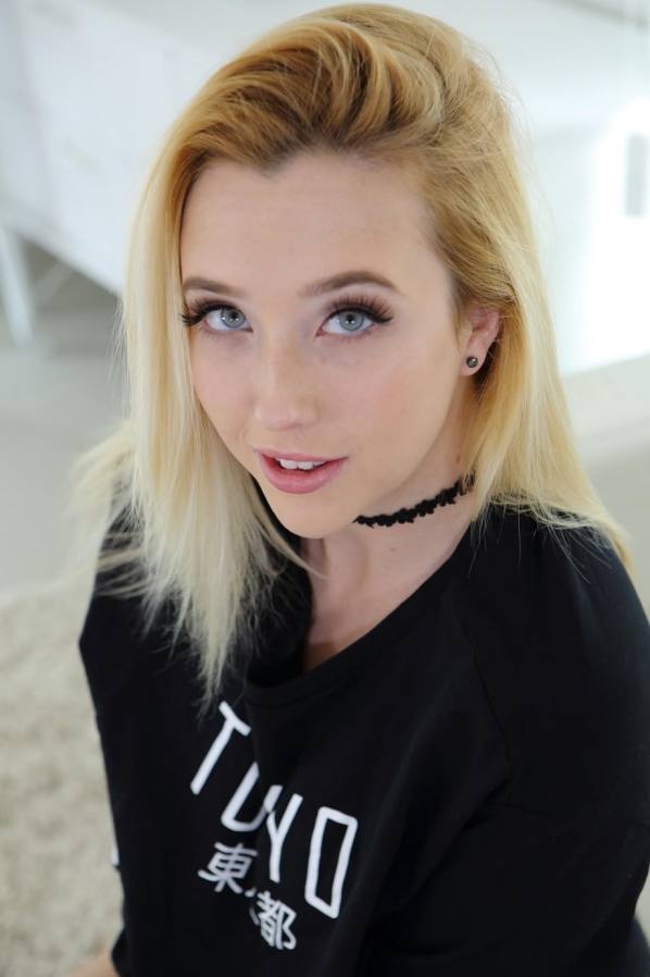Samantha Rone shows off her tight wet pussy