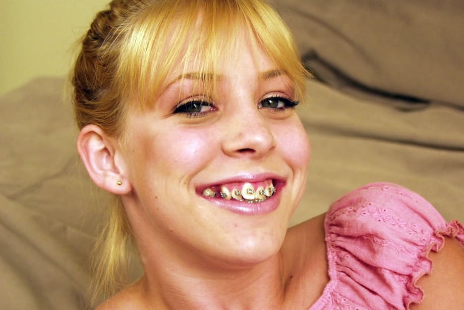Sex Photo: Braces babe strips nude to suck a big cock