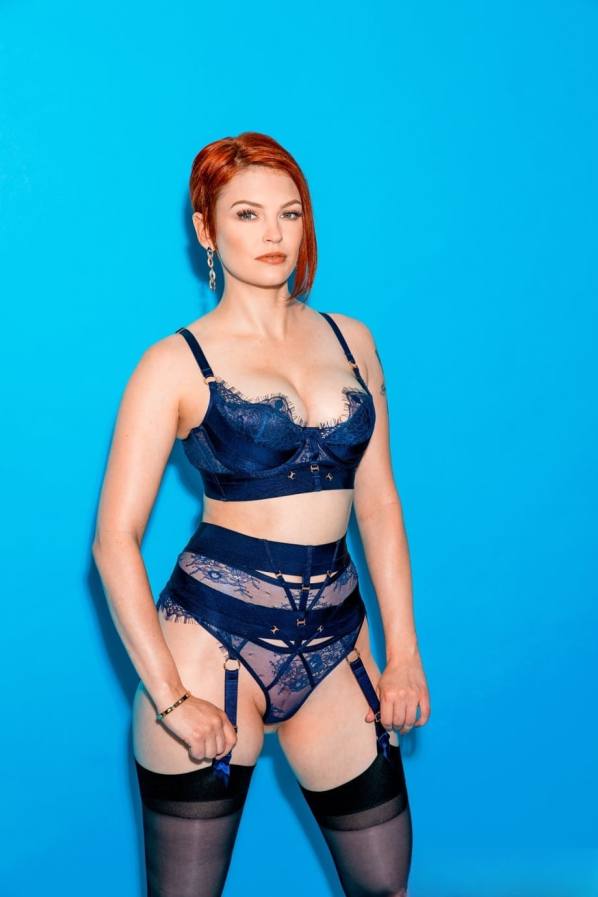 Big tits Maitland Ward & Bree Daniels share a BBC