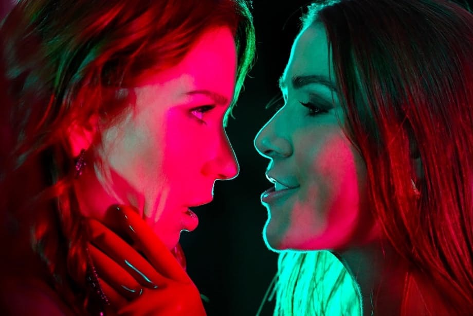 Hot bitches fuck hard in club's dark glow