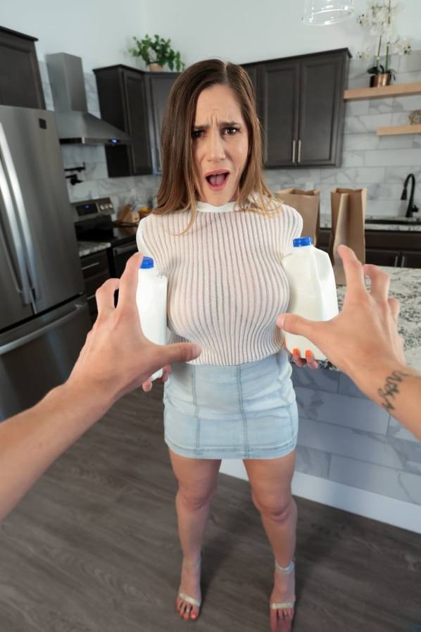 Brunette MILF Aderes Quin Reveals Her Huge Tits Before a Hard Fuck