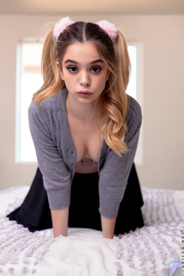 Molly Little drops clothes, fingers wet pussy