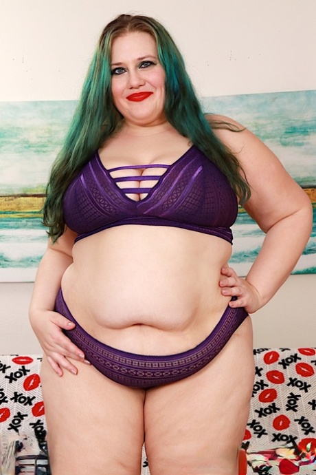 Machine pounds fat Becki Butterfly with dyed hair