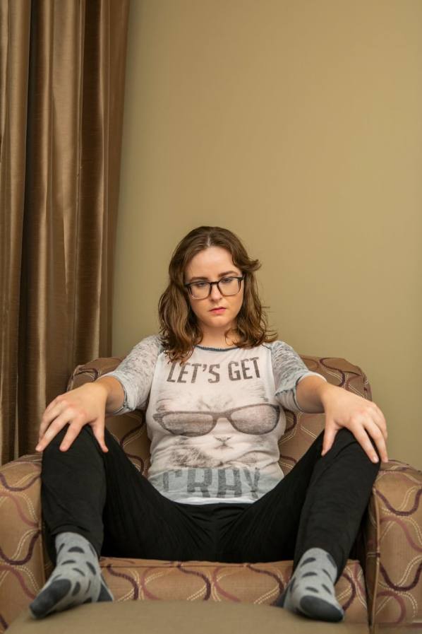 Glasses on, Jay Stevens fucks her pussy bare