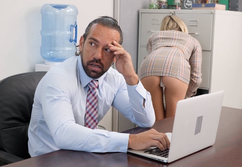 Boss pounds intern Chloe Temple at the office