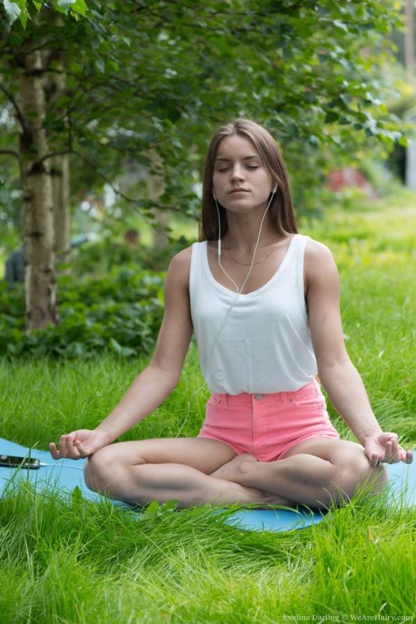 Evelina Darling strips naked post yoga woods