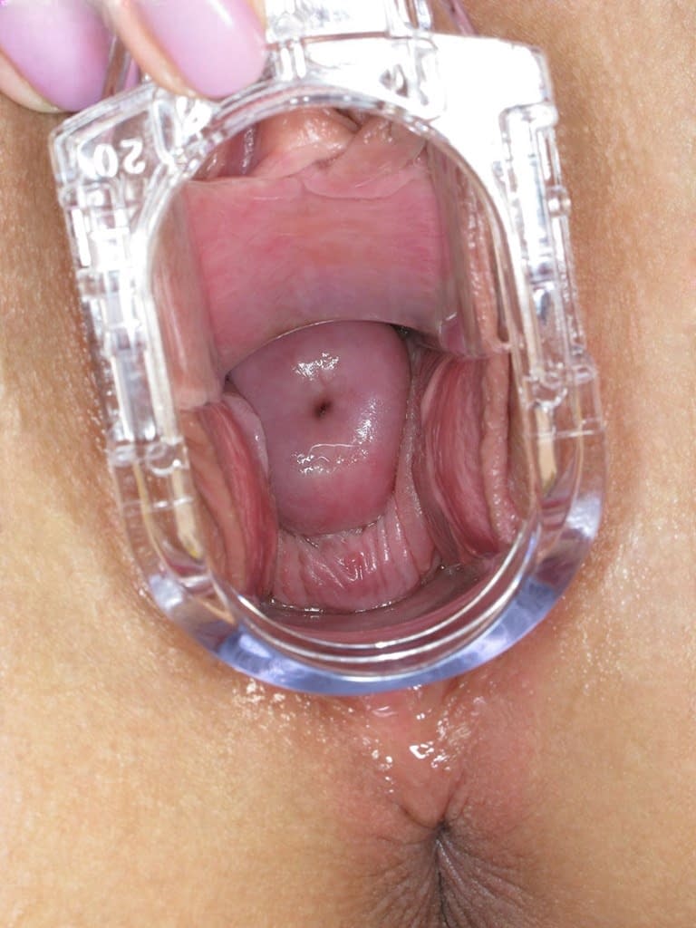 Dirty bitch Zuzana Z stuffs dildo in pussy & ass, speculum