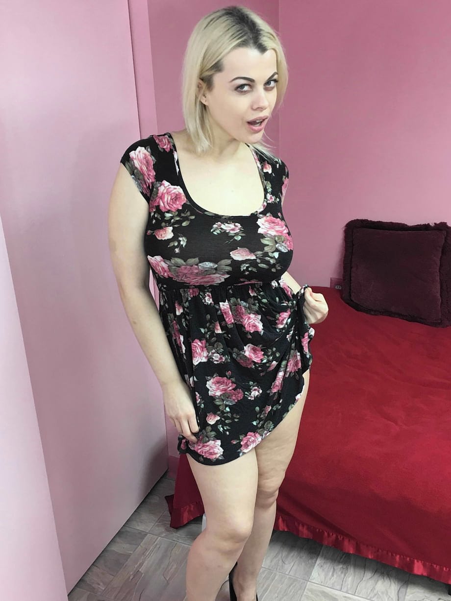 MILF Nadia White goes down on Logan Drake