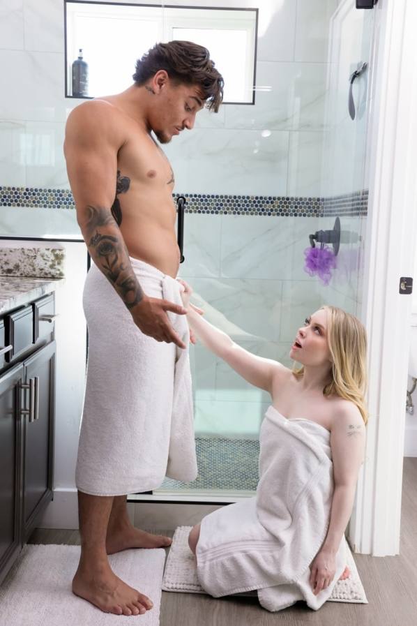 Muscular stepbro fucks blonde Haley Spades raw