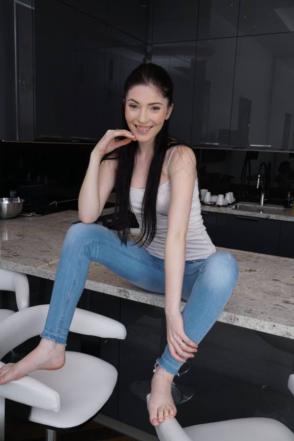 Hot legs flashed by mature dyke Pamela, GF in jeans teases