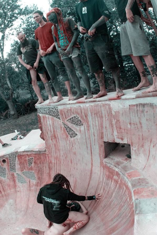 Skate park fuck fest: they get pissed on while swapping cum