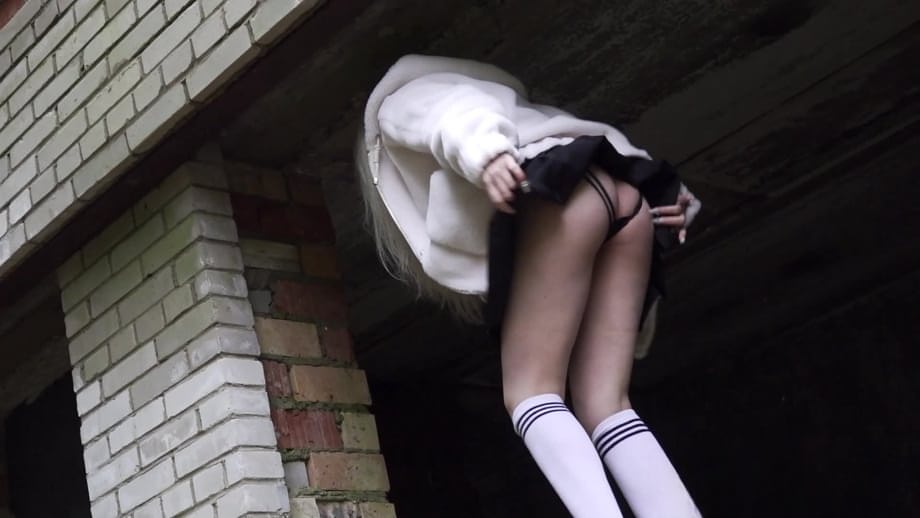 Eva Barbie blonde squats, takes cock in ruins