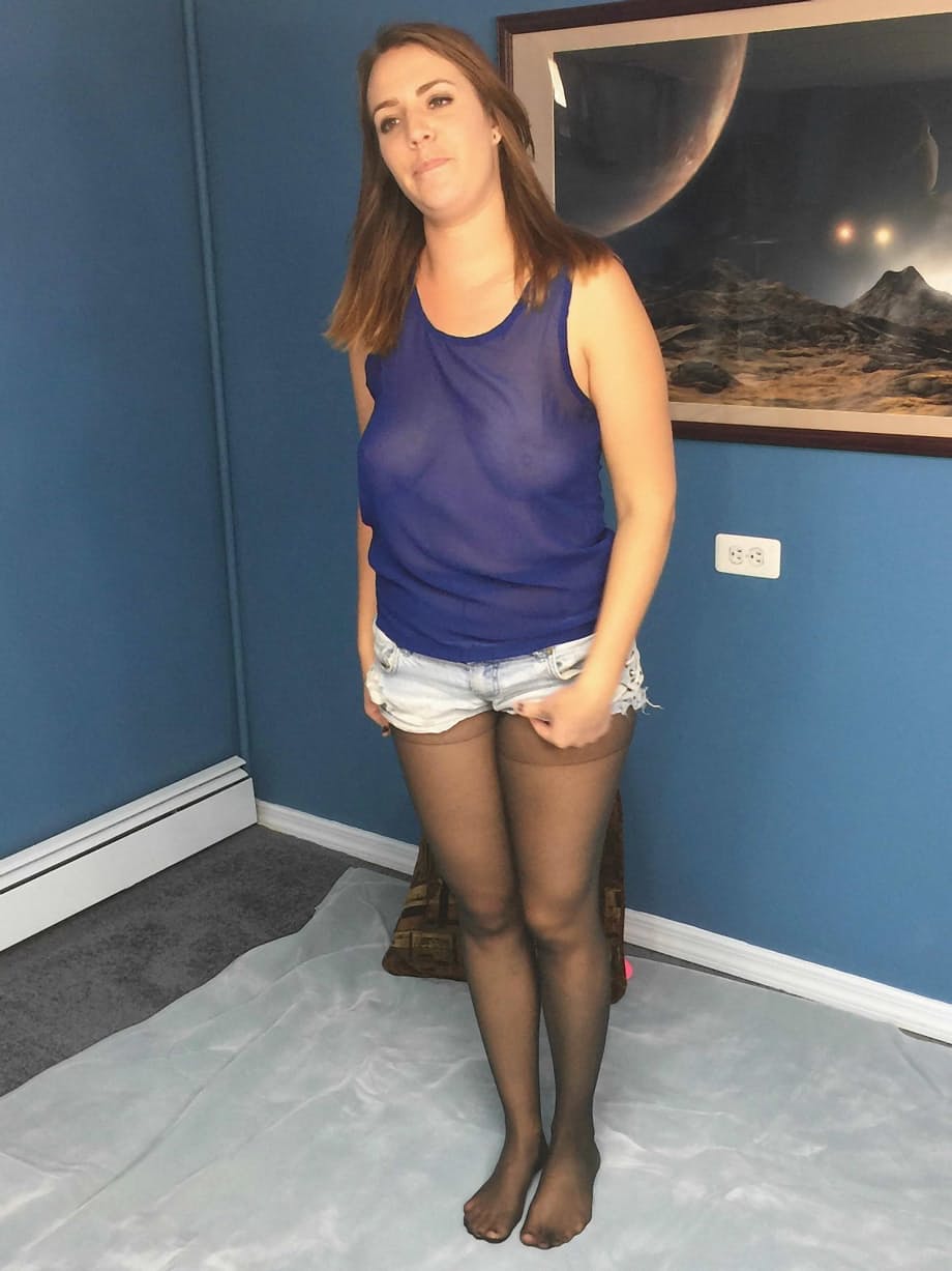 Alisha Adams fingers her pussy in ripped hose on carpet