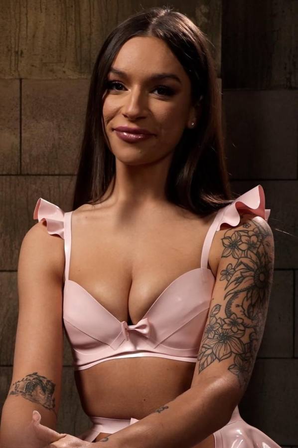 Porn Photo - April Olsen straps on and rails her tattooed