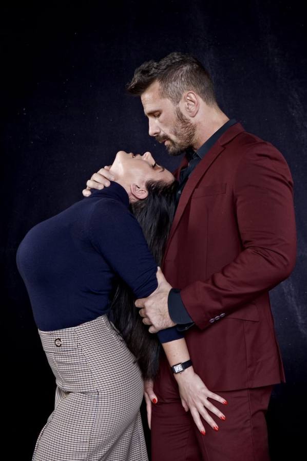 Muscular husband pounds a blonde while Angela White watches