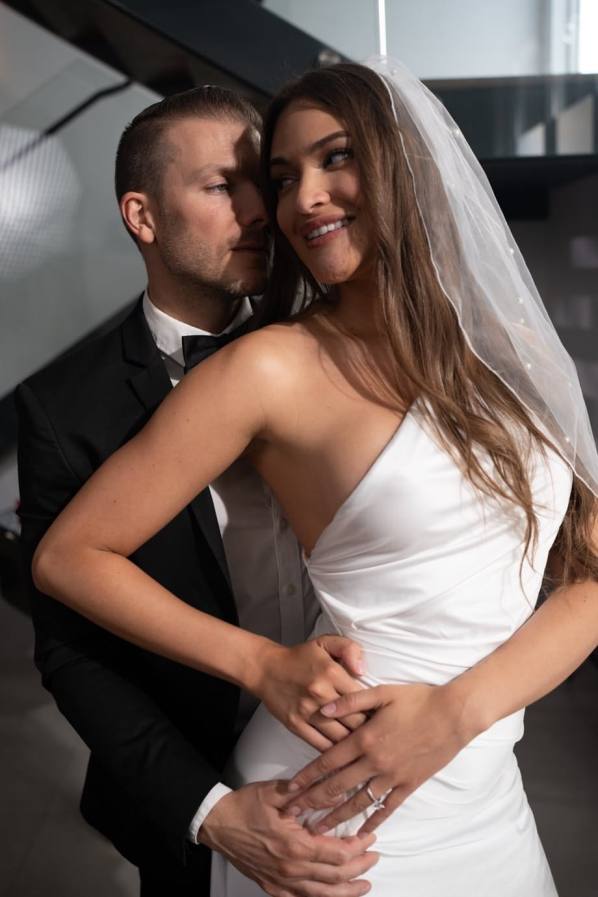 Veil-clad bride Gizelle Blanco fucks her husband